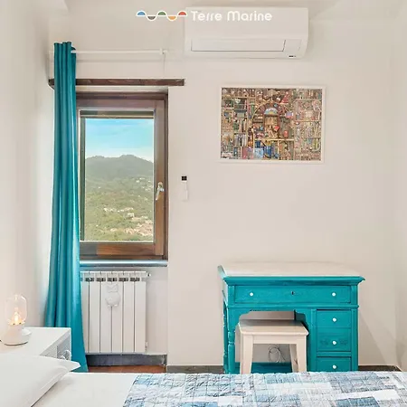 Laya Marina, Terre Marine