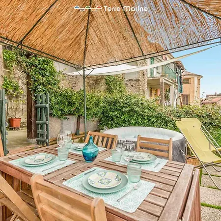 Laya Marina, Terre Marine Apartment Valeriano Lunense