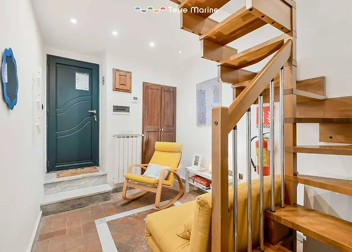 Laya Marina, Terre Marine * Valeriano Lunense