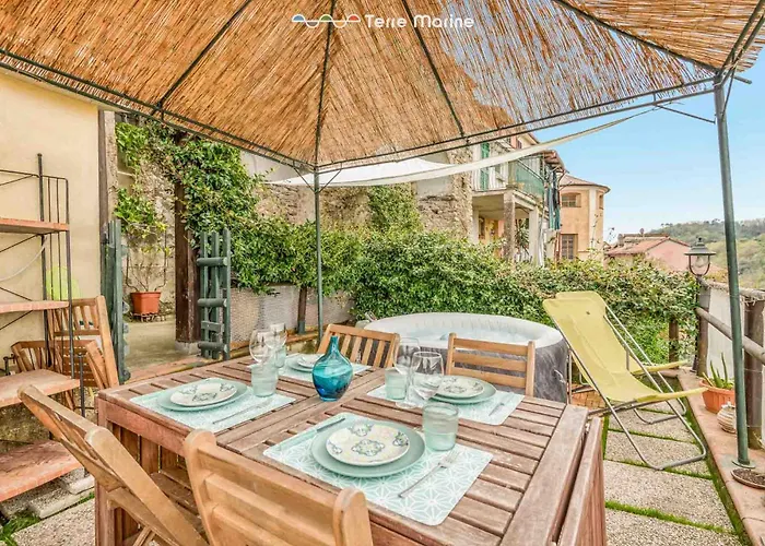 Laya Marina, Terre Marine Apartment Valeriano Lunense