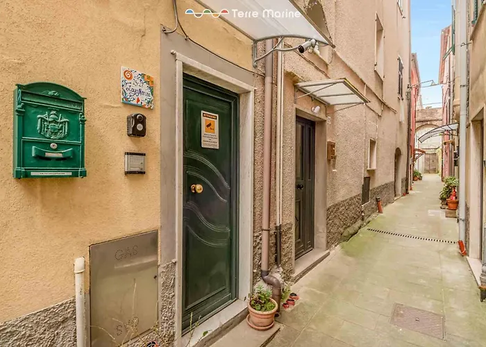 Laya Marina, Terre Marine Apartment Valeriano Lunense